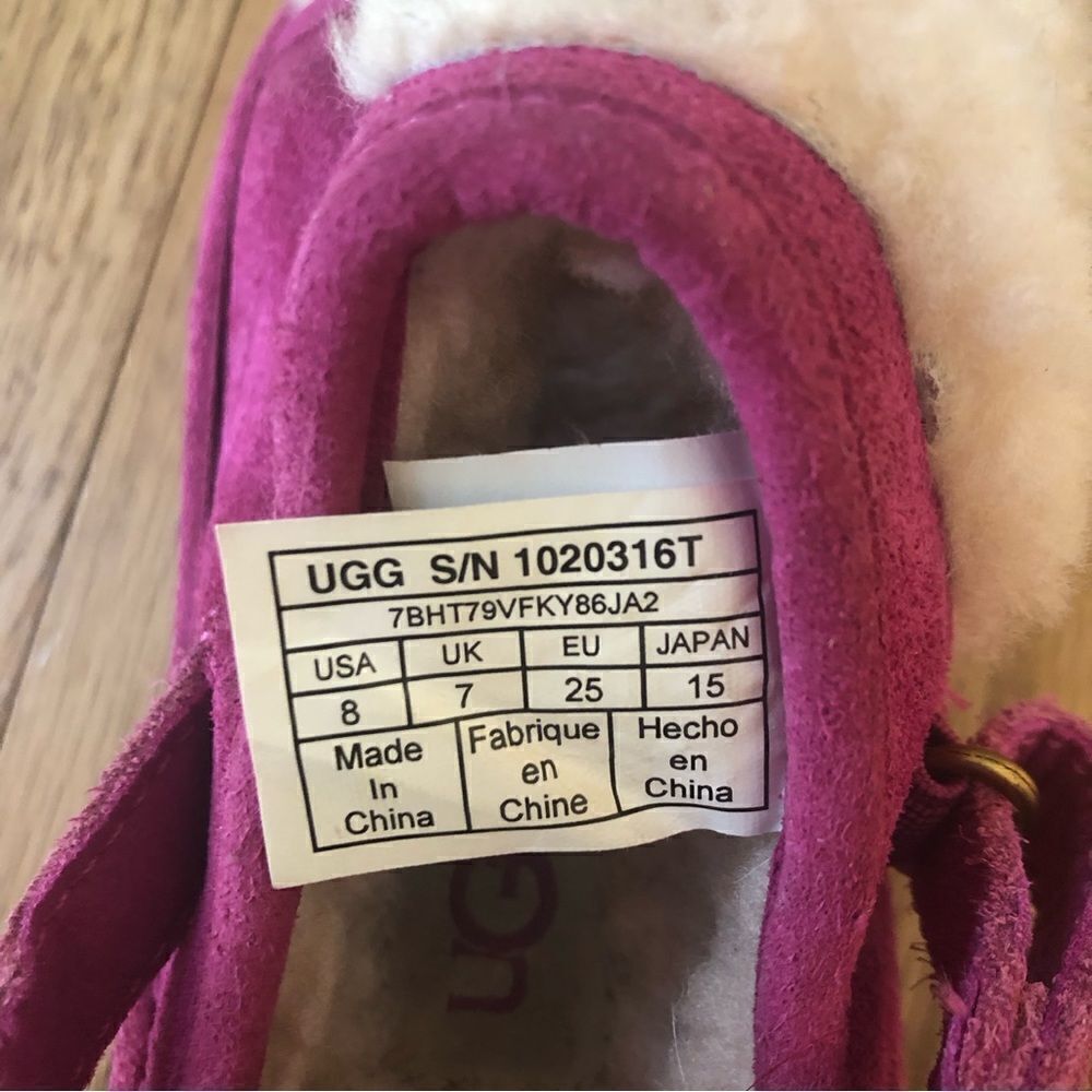 UGG Sandals Size 8 - Picture 5 of 7